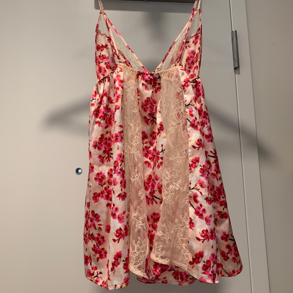 Never worn - Victoria’s Secret baby doll slip cami - Picture 3 of 4